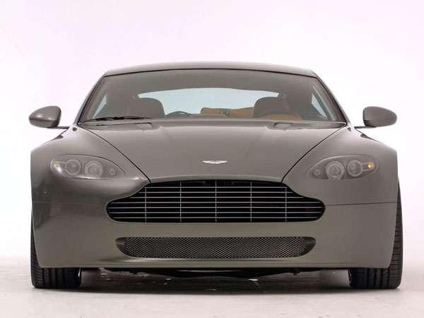 Aston-Martin AMV8