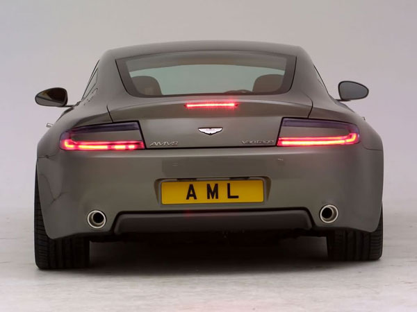 Aston-Martin AMV8