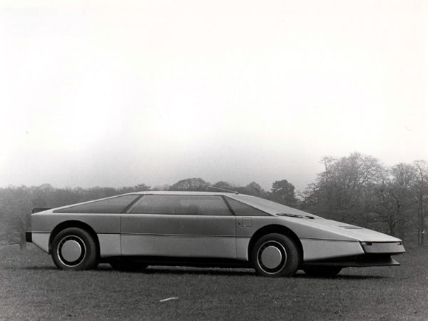 Aston-Martin Bulldog Concept