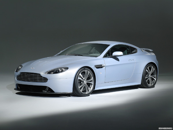 Aston-Martin V12 Vantage RS Concept