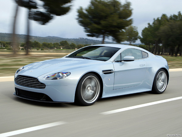 Aston-Martin V12 Vantage RS Concept