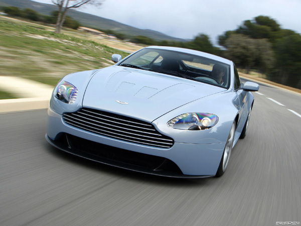 Aston-Martin V12 Vantage RS Concept