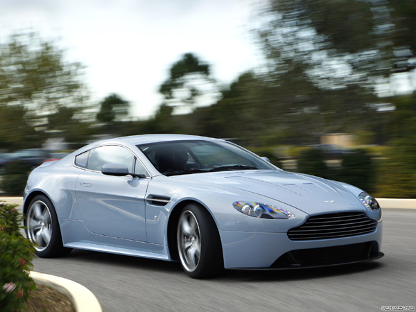 Aston-Martin V12 Vantage RS Concept