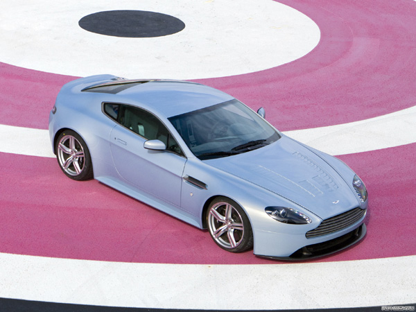 Aston-Martin V12 Vantage RS Concept