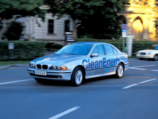 BMW 528g CleanEnergy Concept