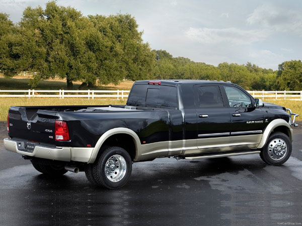 Dodge Ram Long-Hauler Concept