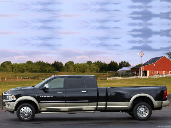 Dodge Ram Long-Hauler Concept