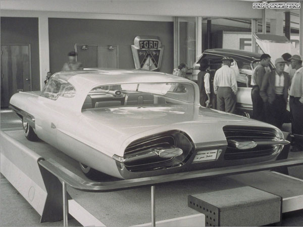 Ford La Galaxia Concept