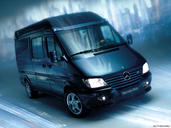 Mercedes-Benz Sprinter Mobile Black Office Concept