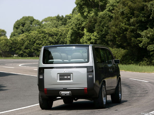 Mitsubishi Concept D:5