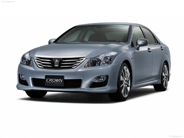 Toyota Crown Hybrid Concept