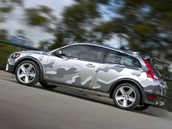 Volvo C30 Heico Sportiv and Burton Snowboards ConceptConcept