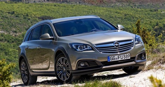 Объявлены цены на комплектации Opel Insignia