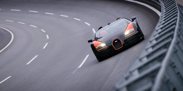         Bugatti Veyron
