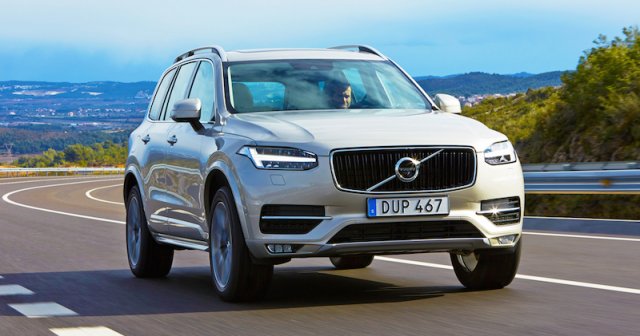  Volvo XC90        Pirelli